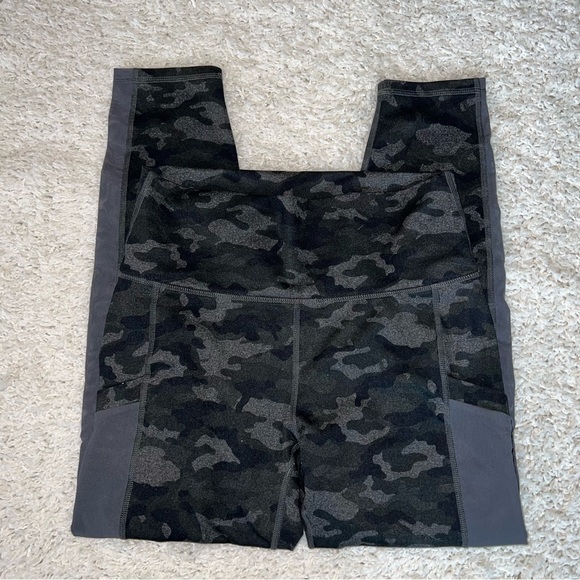 Fabletics Pants - Fabletics power hold full length leggings camouflage size small